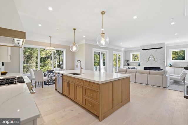 9117 SEVEN LOCKS RD, Bethesda, MD 20817