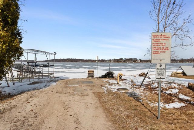 131 Maple AVENUE, Pewaukee, WI 53072