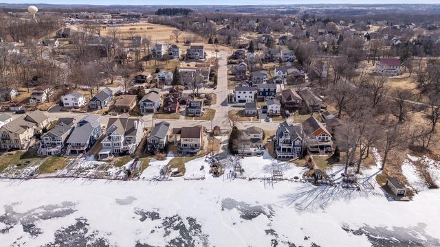 131 Maple AVENUE, Pewaukee, WI 53072