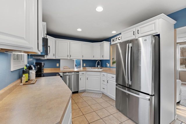 131 Maple AVENUE, Pewaukee, WI 53072