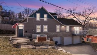 131 Maple AVENUE, Pewaukee, WI 53072