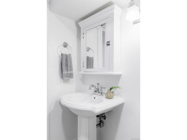 1457 S Grant St, Denver, CO 80210