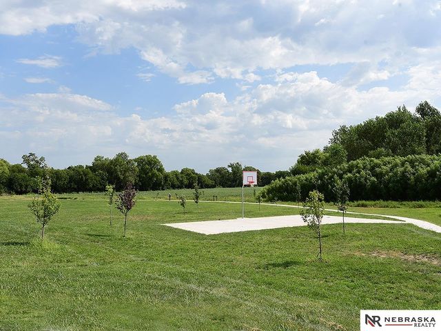 9009 Buckshot Road, Lincoln, NE 68507