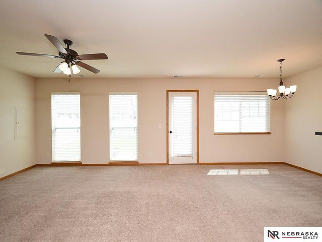 9009 Buckshot Road, Lincoln, NE 68507