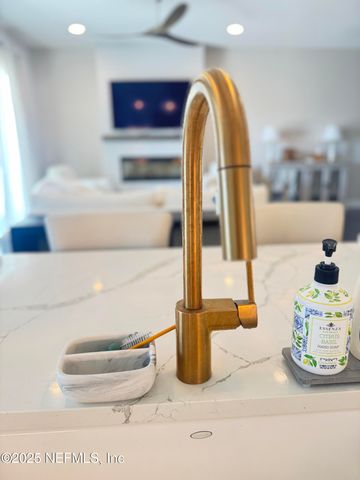 646 RUM RUNNER Way, St. Johns, FL 32259