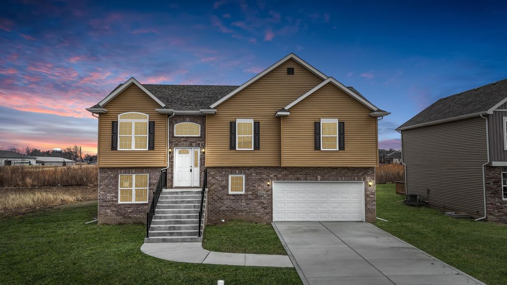 8241 Dylan Drive, Merrillville, IN 46410