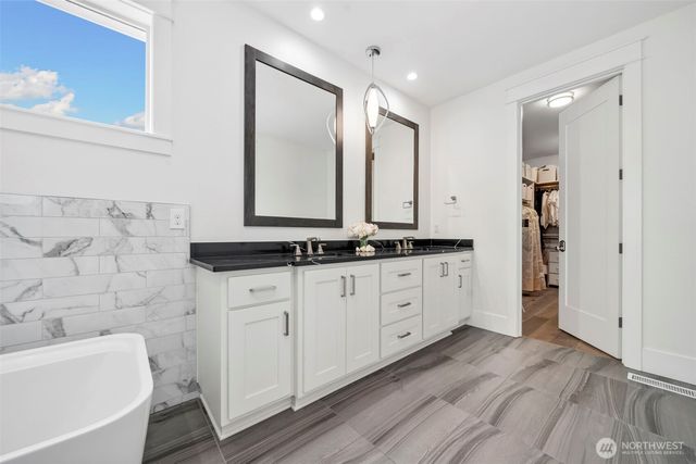 12806 NW 40th Avenue, Vancouver, WA 98685