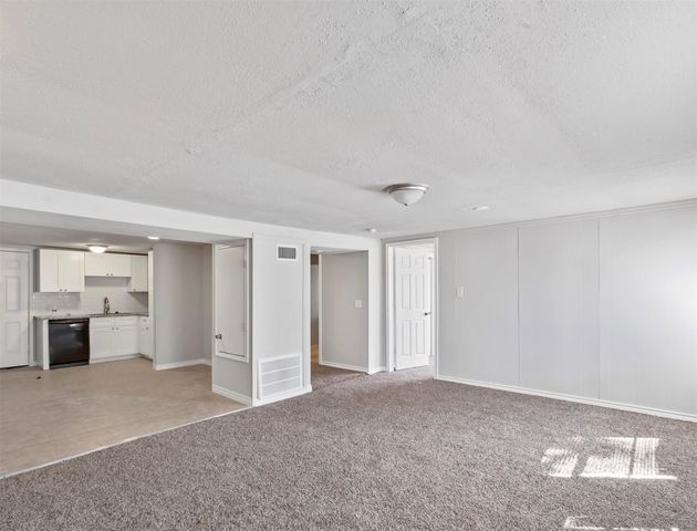 741 Vine Street, Clute, TX 77531