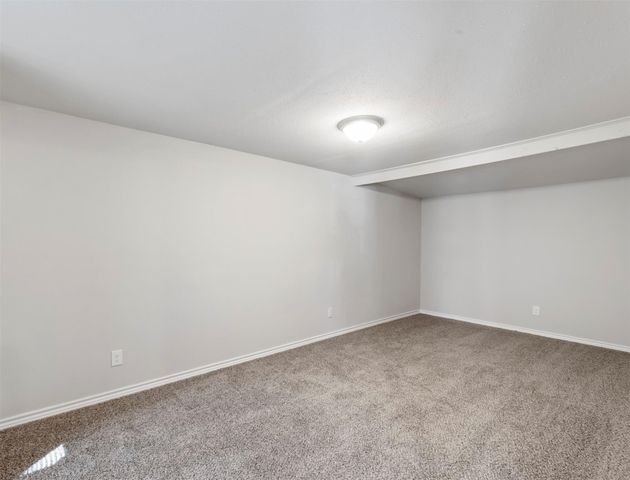 741 Vine Street, Clute, TX 77531