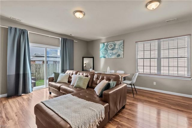 934 Middle ST, Chesapeake, VA 23324