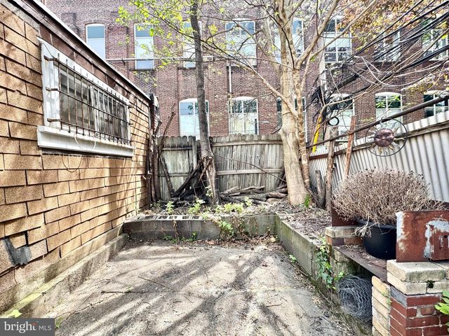 4122 CHESTER AVE, Philadelphia, PA 19104