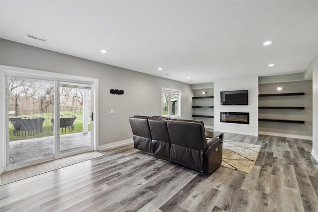 875 Roman Road, Waukee, IA 50263