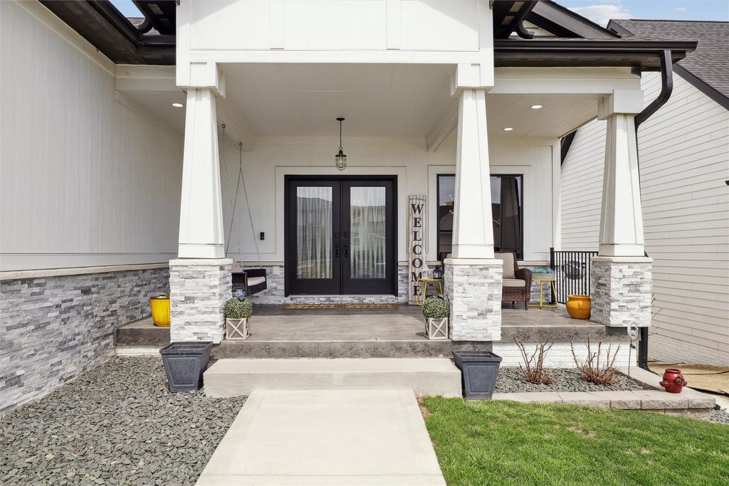 875 Roman Road, Waukee, IA 50263