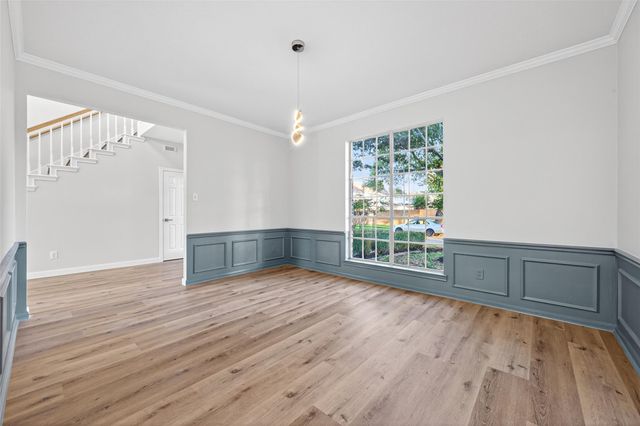 8010 Ashley Circle Drive N, Houston, TX 77071