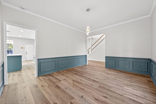 8010 Ashley Circle Drive N, Houston, TX 77071