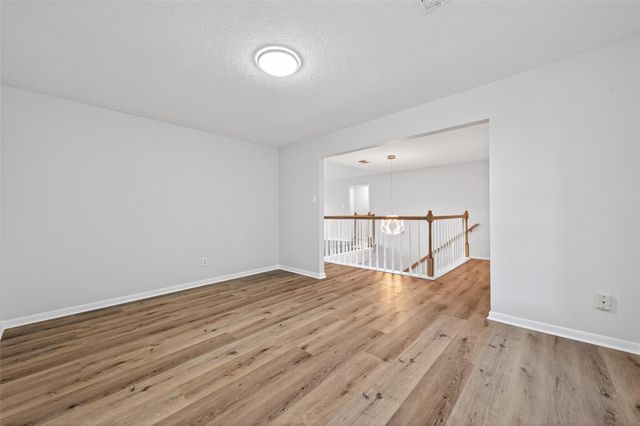 8010 Ashley Circle Drive N, Houston, TX 77071