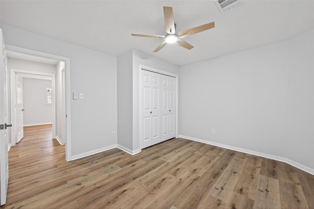 8010 Ashley Circle Drive N, Houston, TX 77071