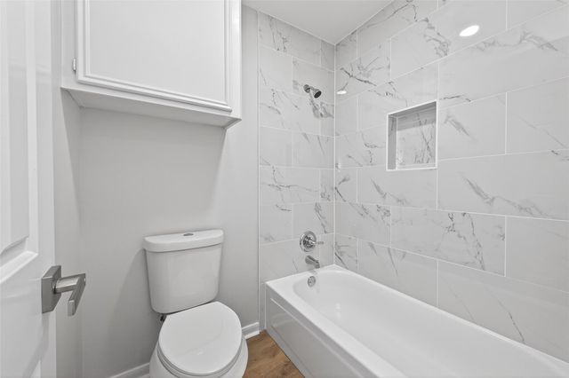 8010 Ashley Circle Drive N, Houston, TX 77071