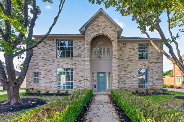 8010 Ashley Circle Drive N, Houston, TX 77071