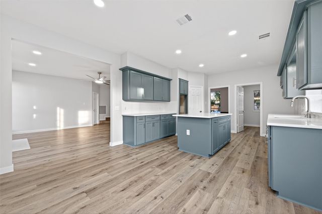 8010 Ashley Circle Drive N, Houston, TX 77071