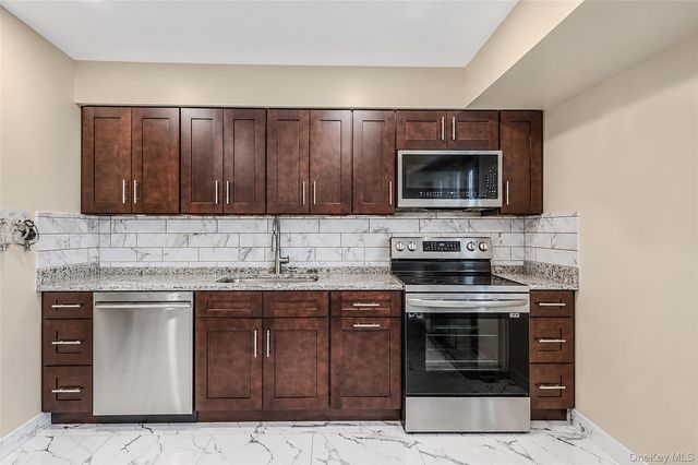 127 Iceland Drive, South Huntington, NY 11746