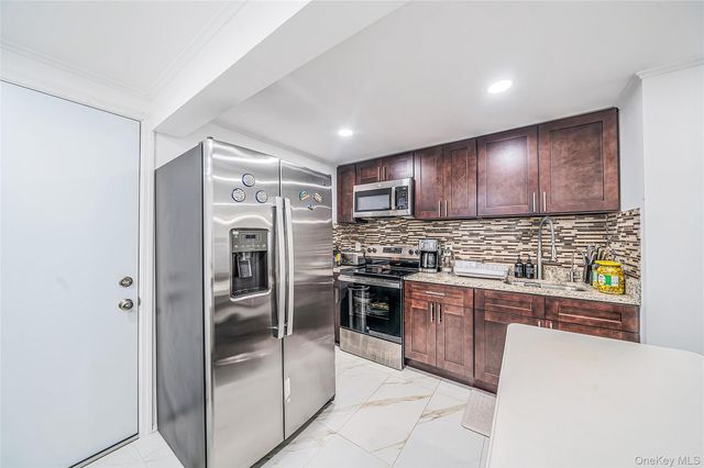 127 Iceland Drive, South Huntington, NY 11746