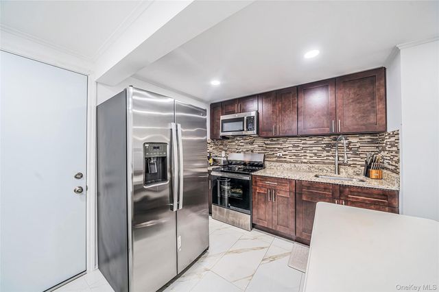 127 Iceland Drive, South Huntington, NY 11746