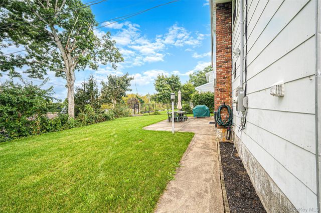127 Iceland Drive, South Huntington, NY 11746