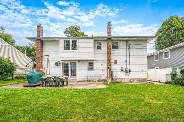 127 Iceland Drive, South Huntington, NY 11746