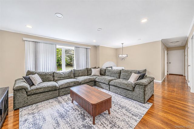 127 Iceland Drive, South Huntington, NY 11746