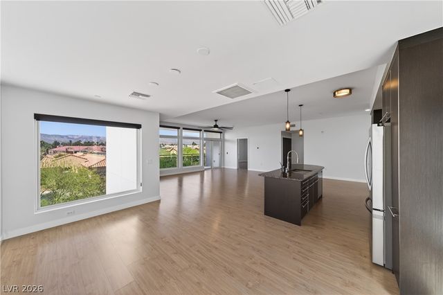 8925 West Flamingo Road 307, Las Vegas, NV 89147