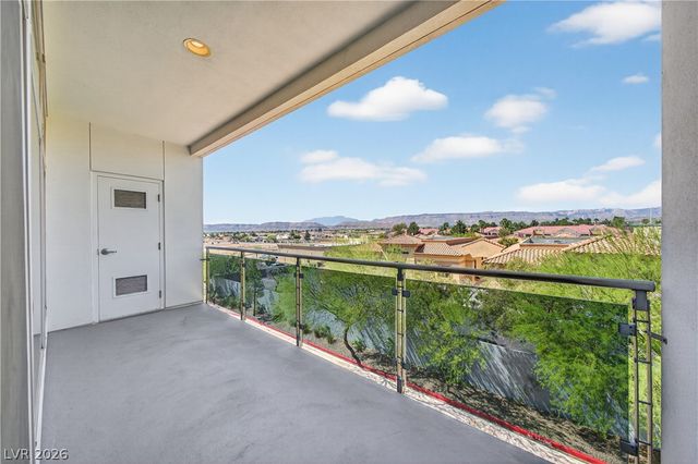 8925 West Flamingo Road 307, Las Vegas, NV 89147