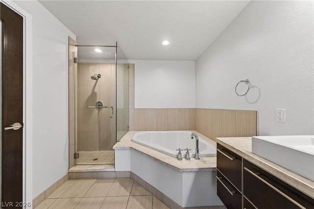 8925 West Flamingo Road 307, Las Vegas, NV 89147