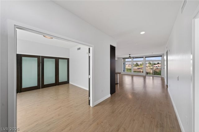 8925 West Flamingo Road 307, Las Vegas, NV 89147