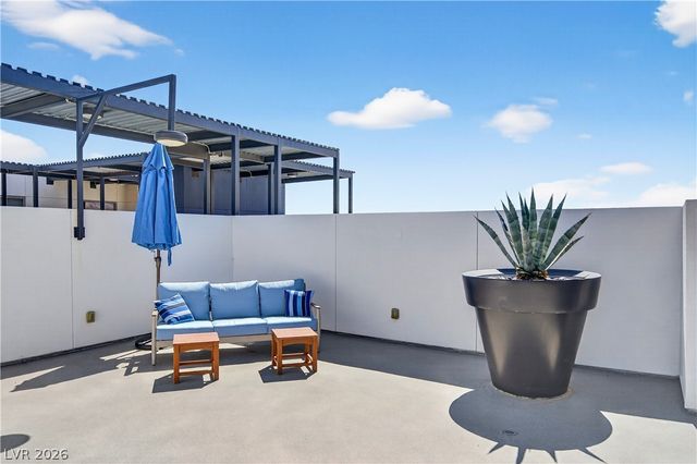 8925 West Flamingo Road 307, Las Vegas, NV 89147