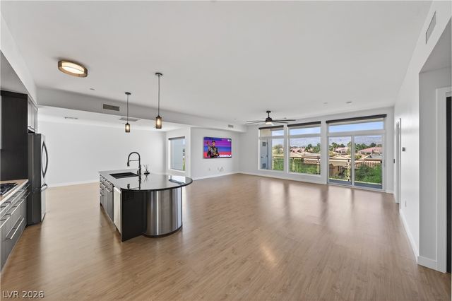 8925 West Flamingo Road 307, Las Vegas, NV 89147