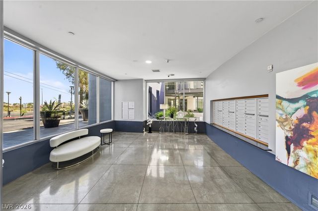 8925 West Flamingo Road 307, Las Vegas, NV 89147