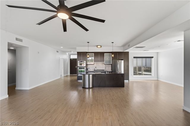 8925 West Flamingo Road 307, Las Vegas, NV 89147