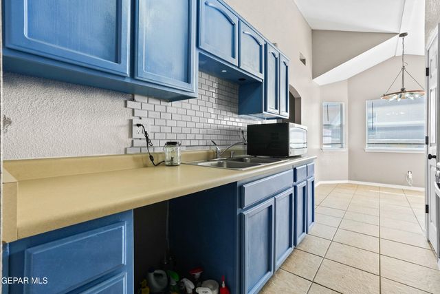 7365 MESQUITE FLOR Drive, El Paso, TX 79934