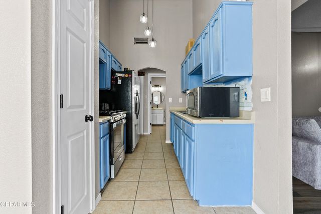 7365 MESQUITE FLOR Drive, El Paso, TX 79934