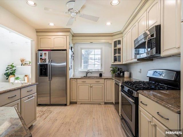 15 Windemere Road, Verona, NJ 07044