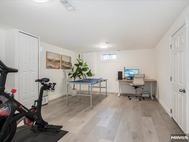 15 Windemere Road, Verona, NJ 07044