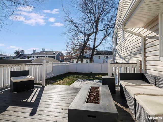 15 Windemere Road, Verona, NJ 07044