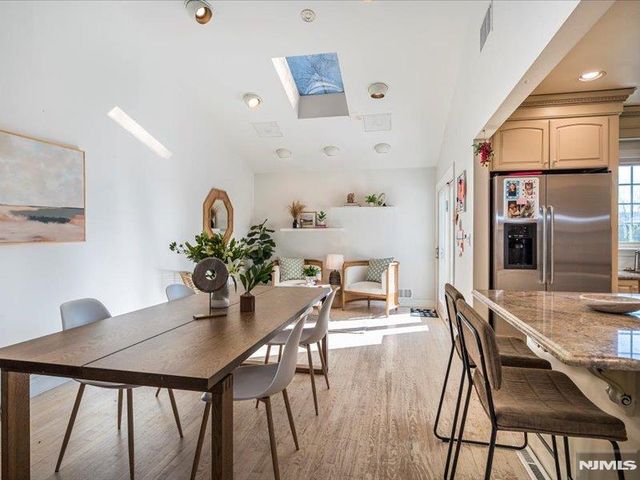 15 Windemere Road, Verona, NJ 07044