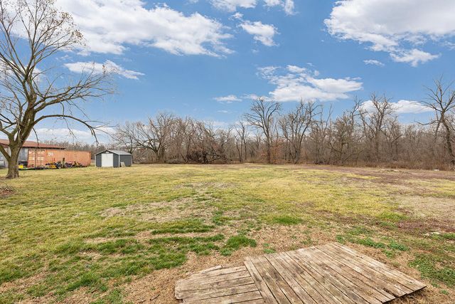 2225 N Farm Road 81, Springfield, MO 65802