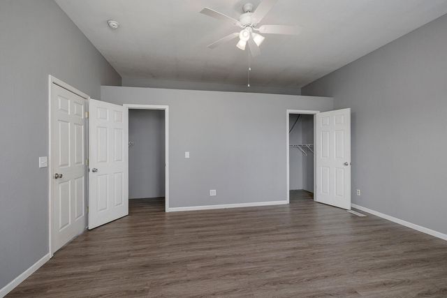 2225 N Farm Road 81, Springfield, MO 65802