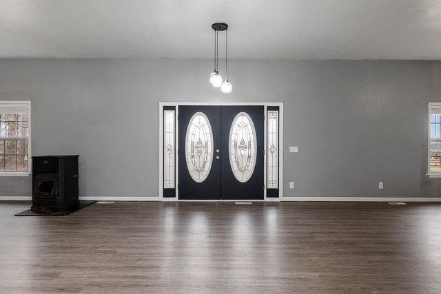 2225 N Farm Road 81, Springfield, MO 65802