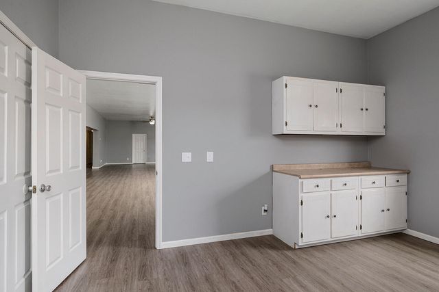 2225 N Farm Road 81, Springfield, MO 65802