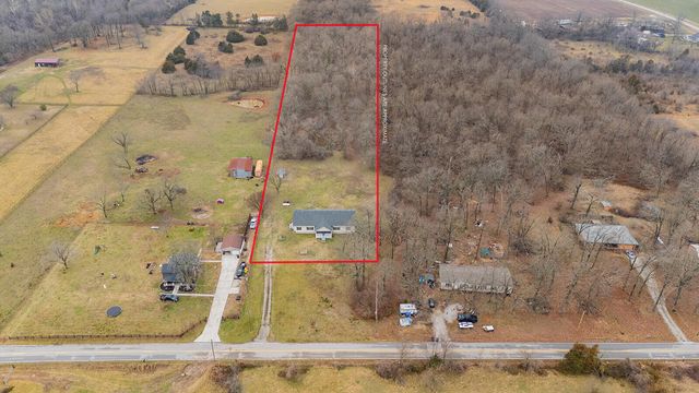 2225 N Farm Road 81, Springfield, MO 65802