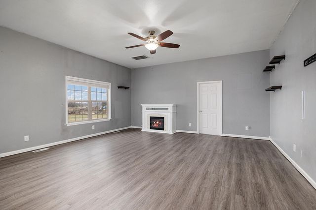 2225 N Farm Road 81, Springfield, MO 65802